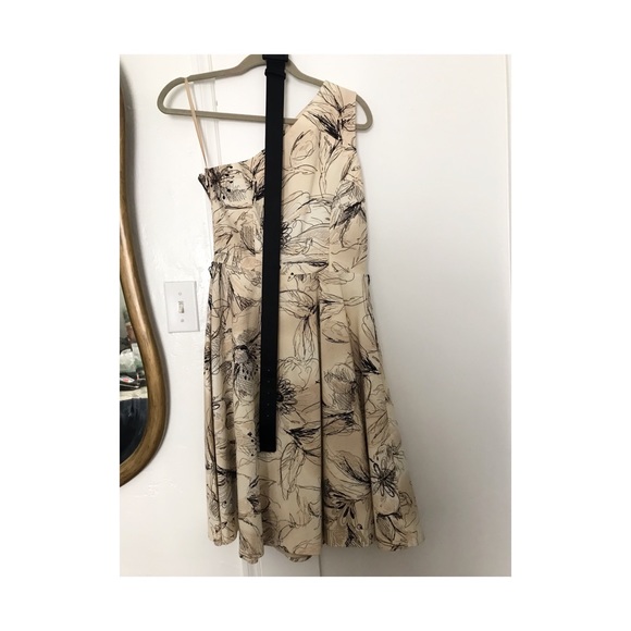 St John Floral, One-Shoulder Dress - Picture 3 of 4